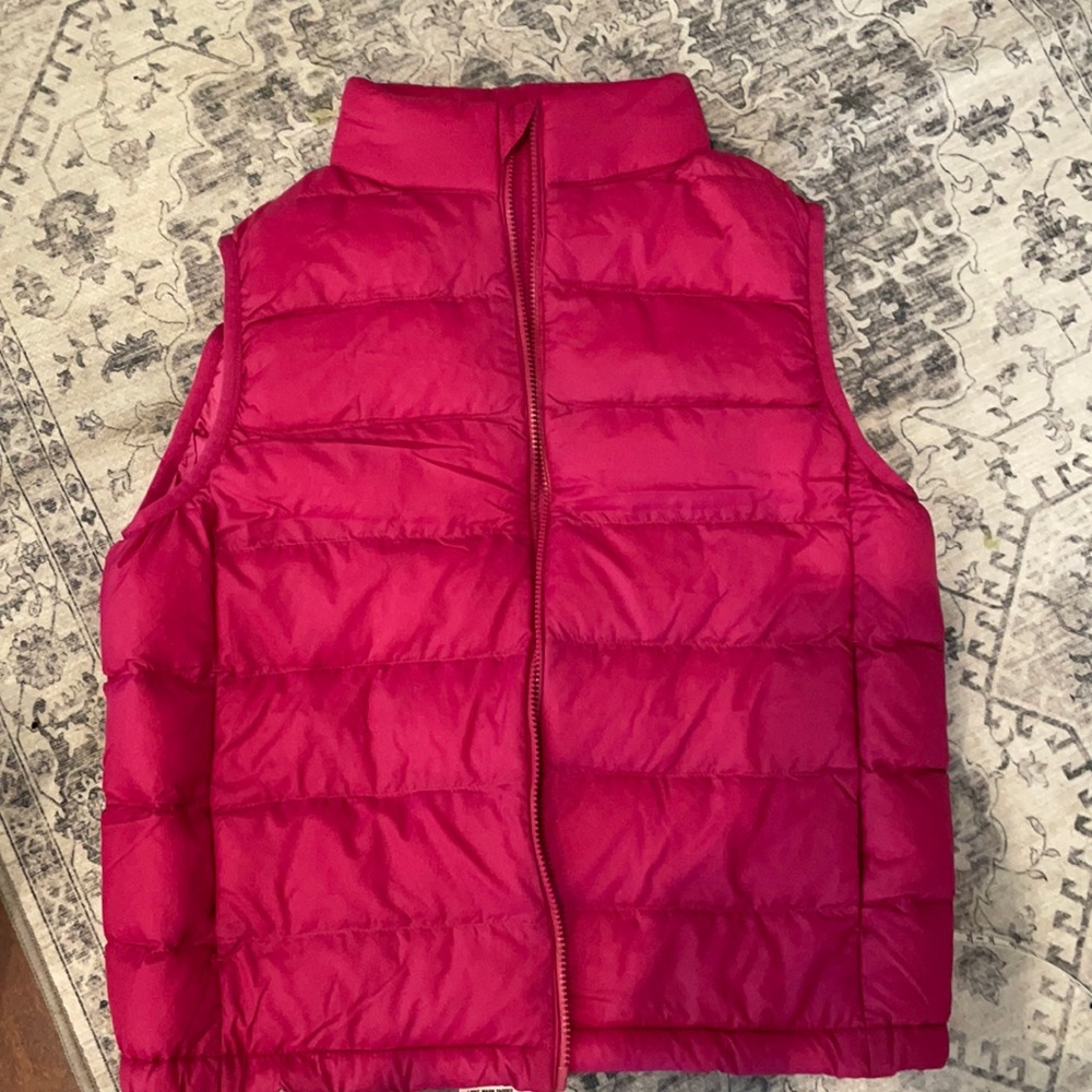 Uniqlo pink light weight padded vest girls